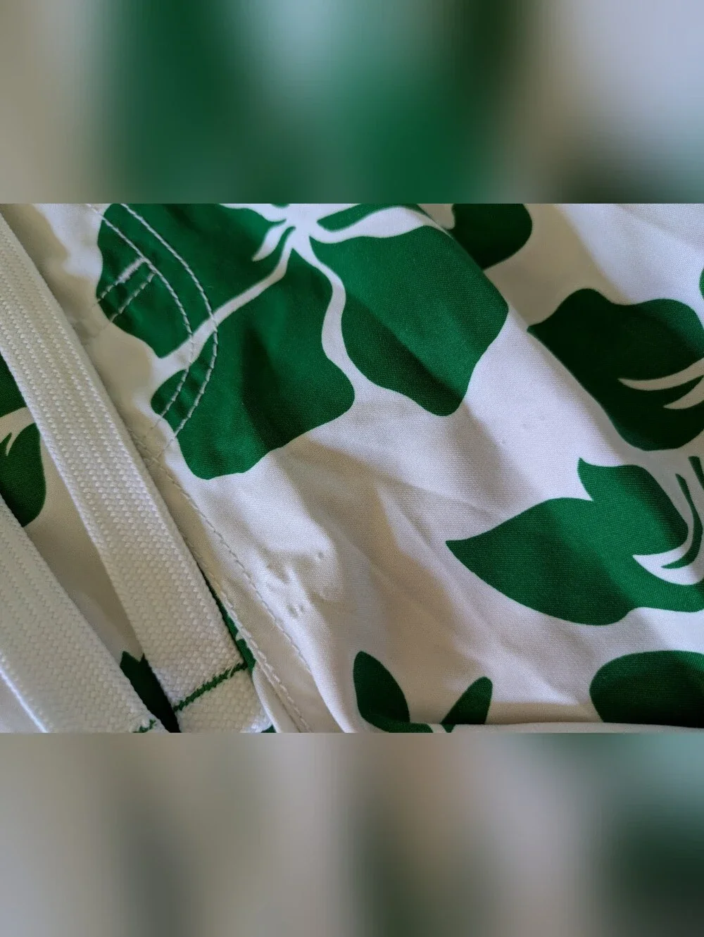 Abercrombie & Fitch Green & White Hawaiian Floral Cargo Surf Swim Board Shorts